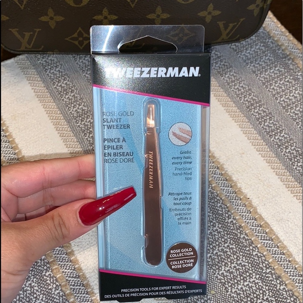 Tweezer man slanted tweezers